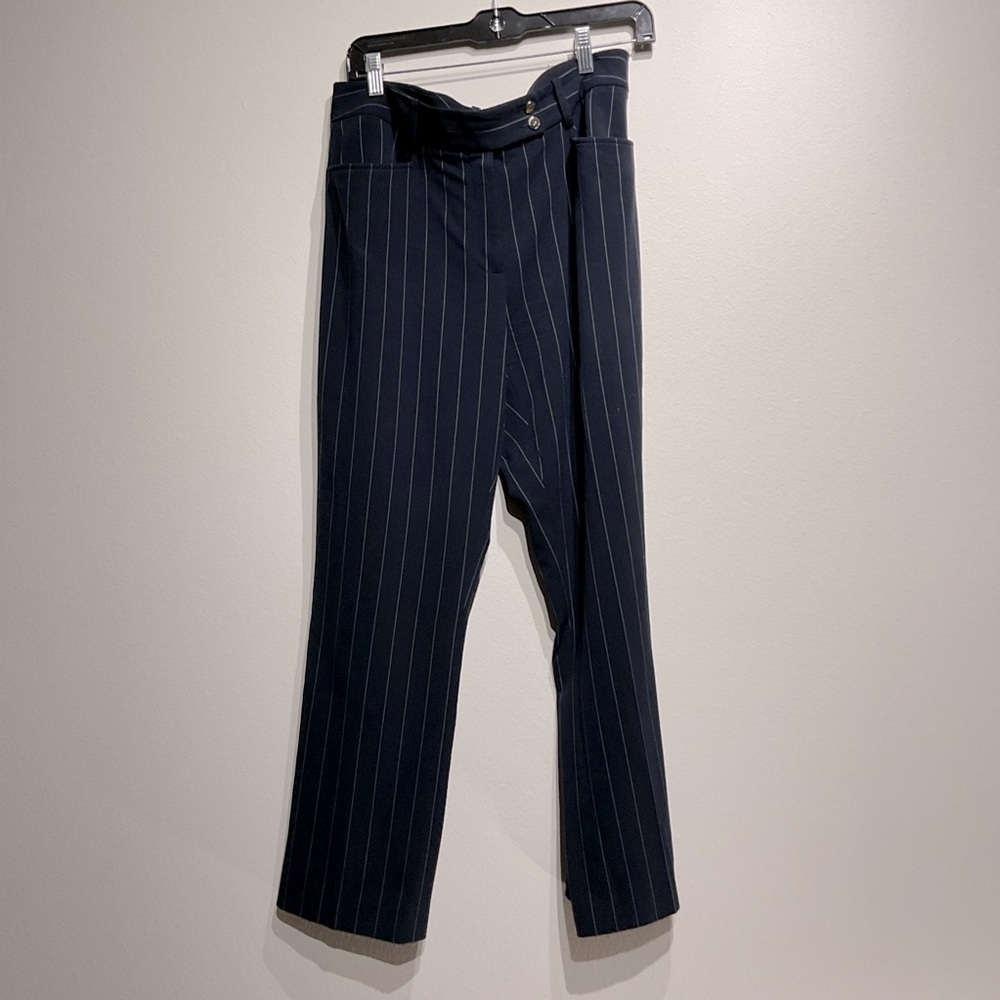 Tahari Blue Stripped Classic Office Pants Size 8P. Perfect Condition 32x39
